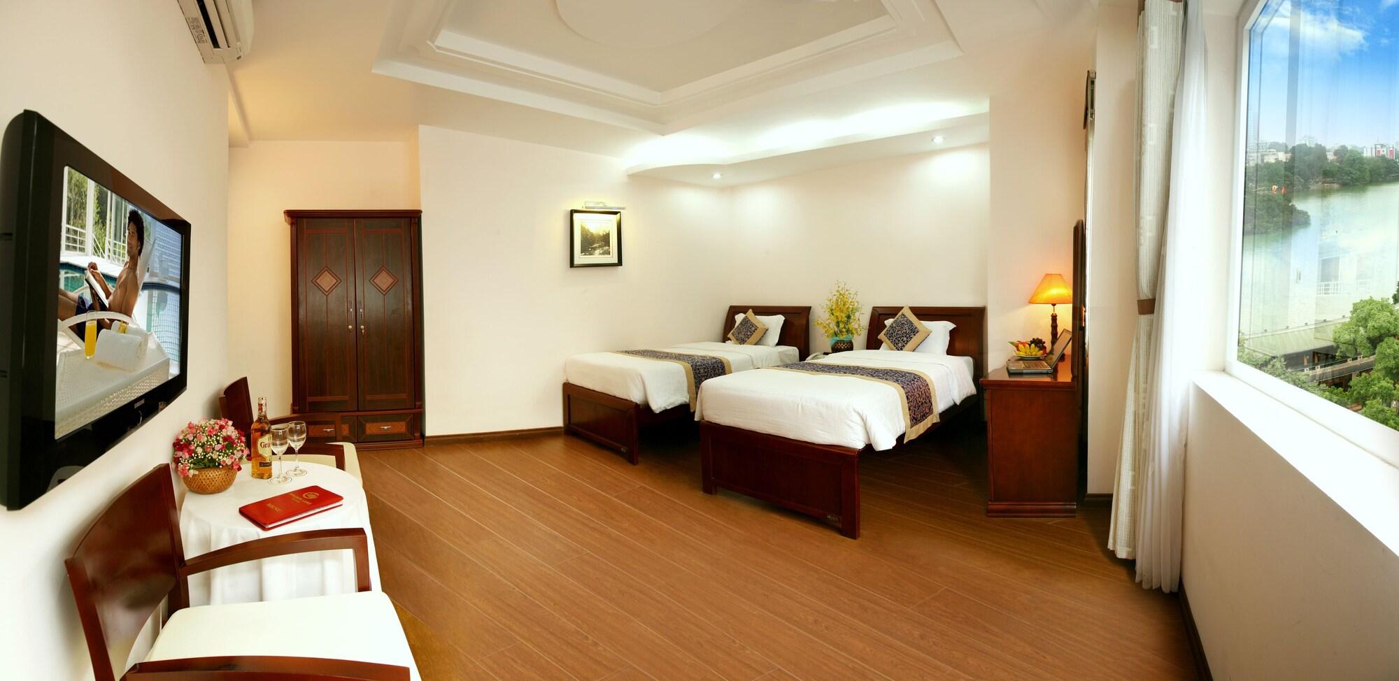 Lakeside Palace Hotel Hanoi Bagian luar foto