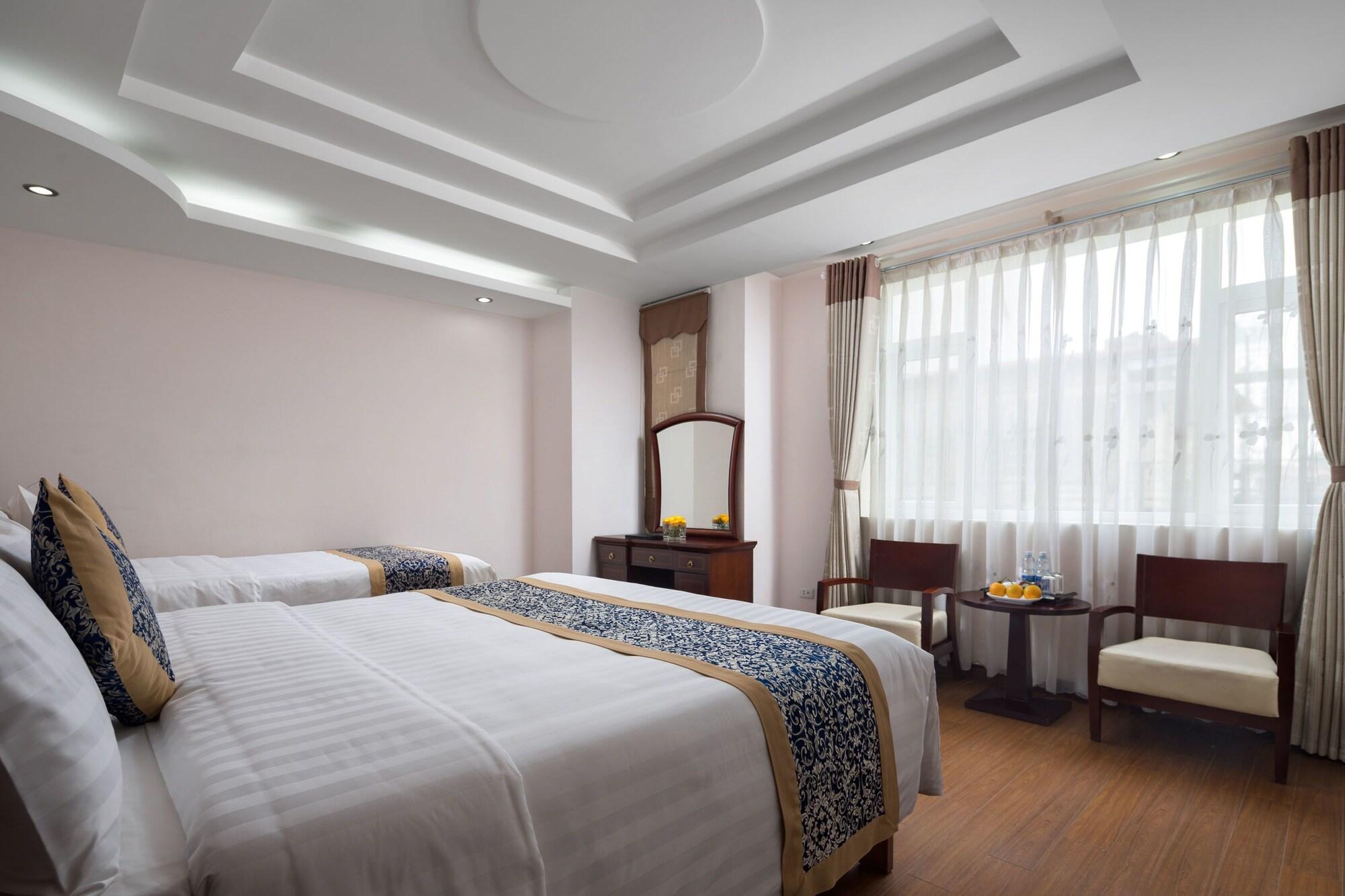 Lakeside Palace Hotel Hanoi Bagian luar foto