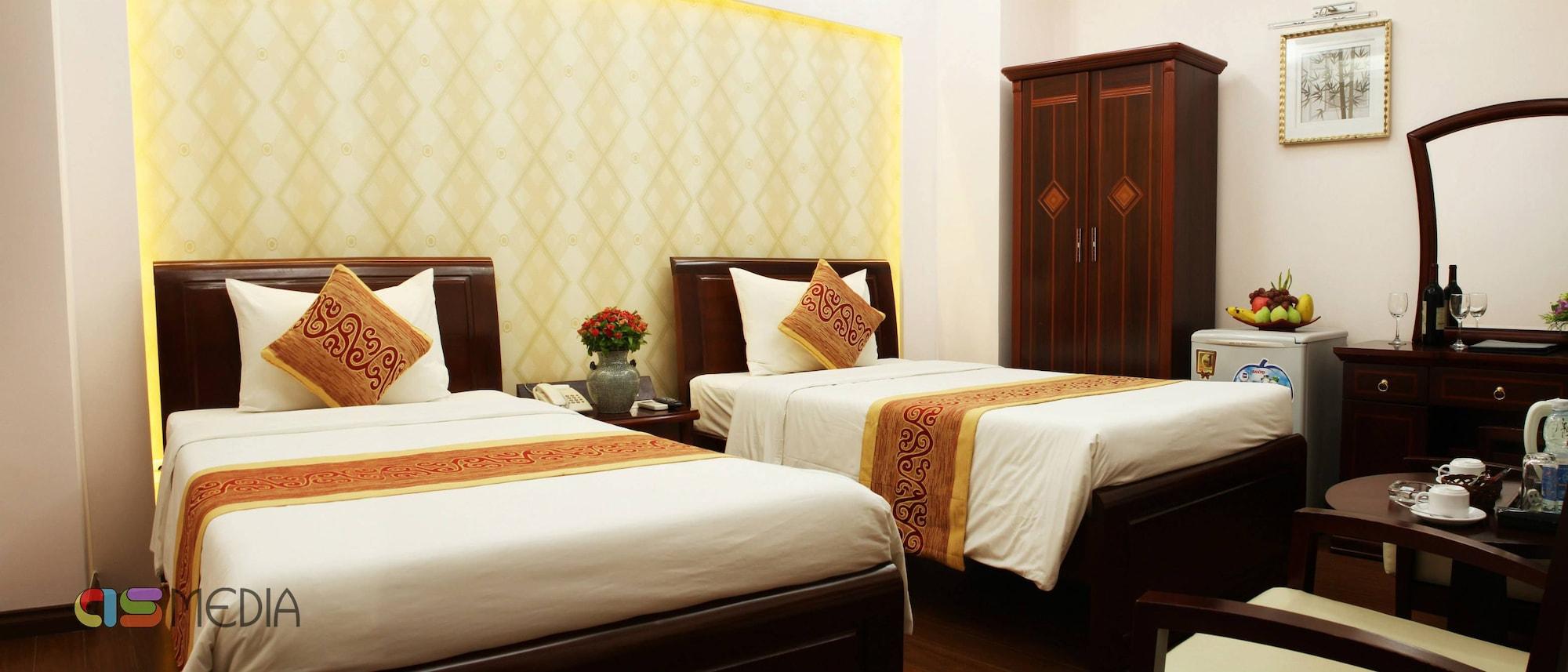 Lakeside Palace Hotel Hanoi Bagian luar foto