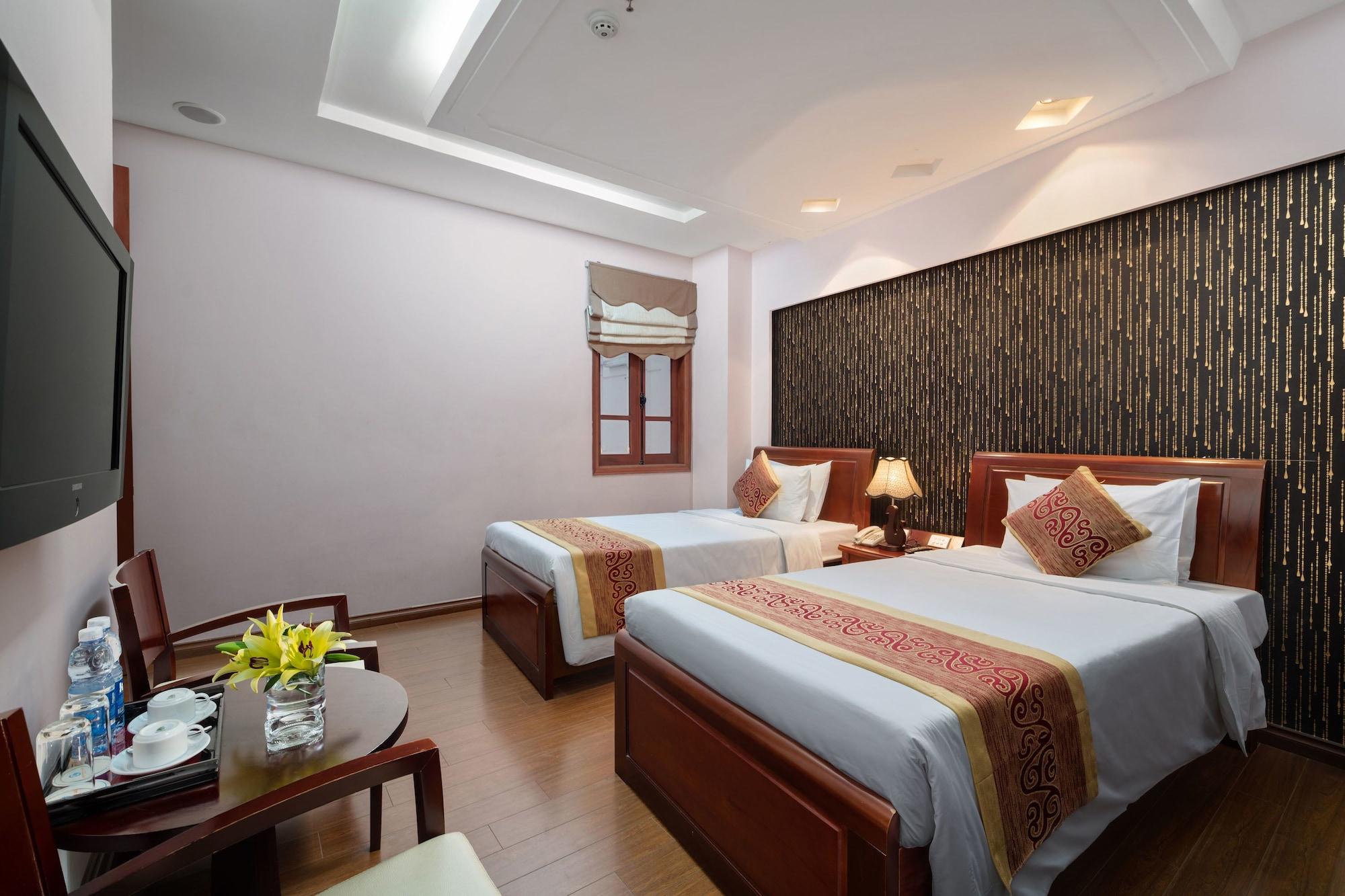 Lakeside Palace Hotel Hanoi Bagian luar foto