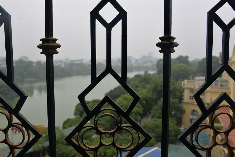 Lakeside Palace Hotel Hanoi Bagian luar foto