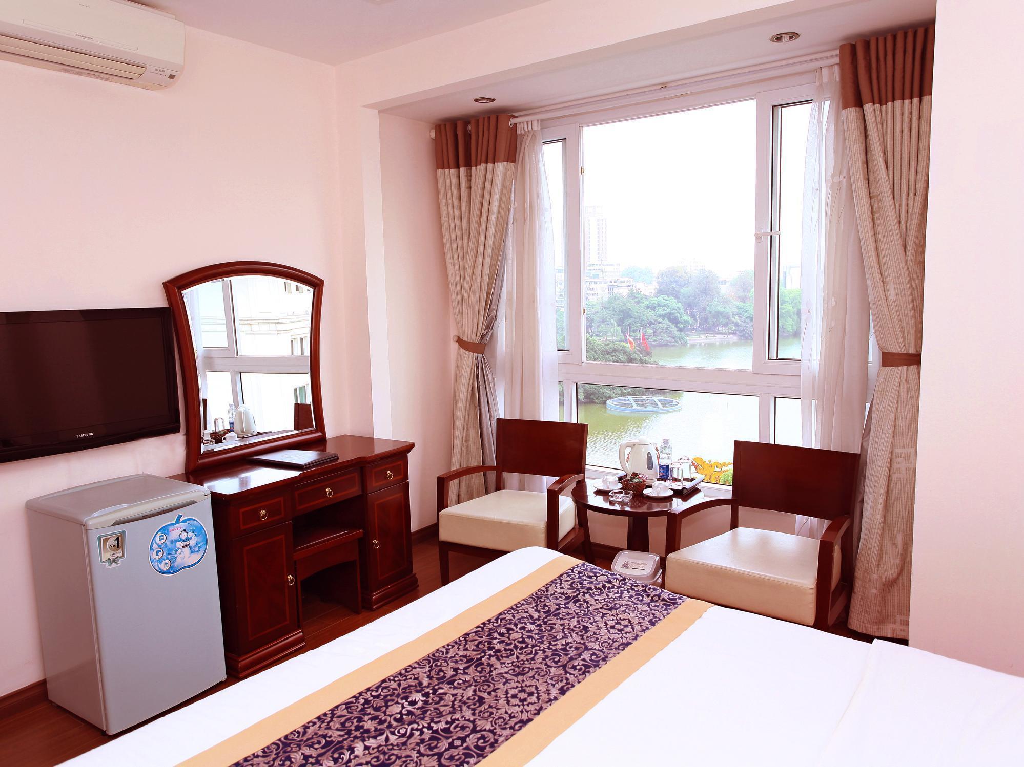 Lakeside Palace Hotel Hanoi Bagian luar foto