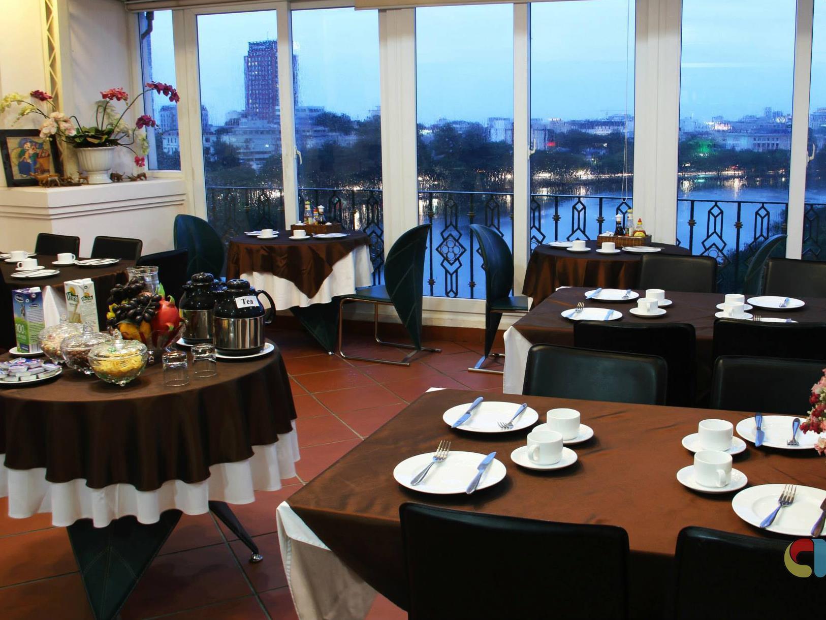 Lakeside Palace Hotel Hanoi Bagian luar foto