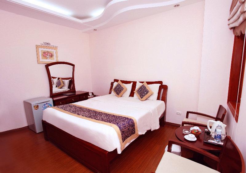 Lakeside Palace Hotel Hanoi Bagian luar foto