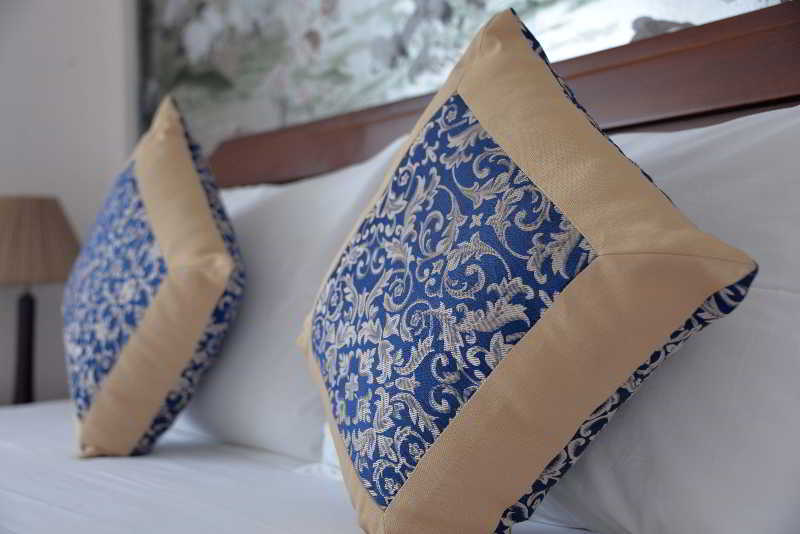 Lakeside Palace Hotel Hanoi Bagian luar foto