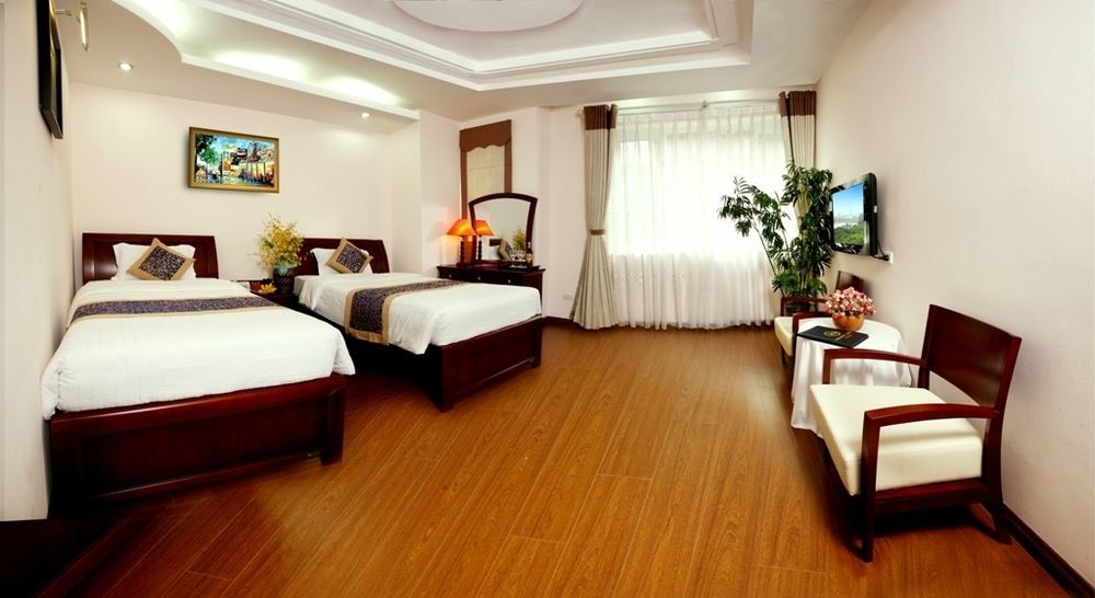 Lakeside Palace Hotel Hanoi Bagian luar foto